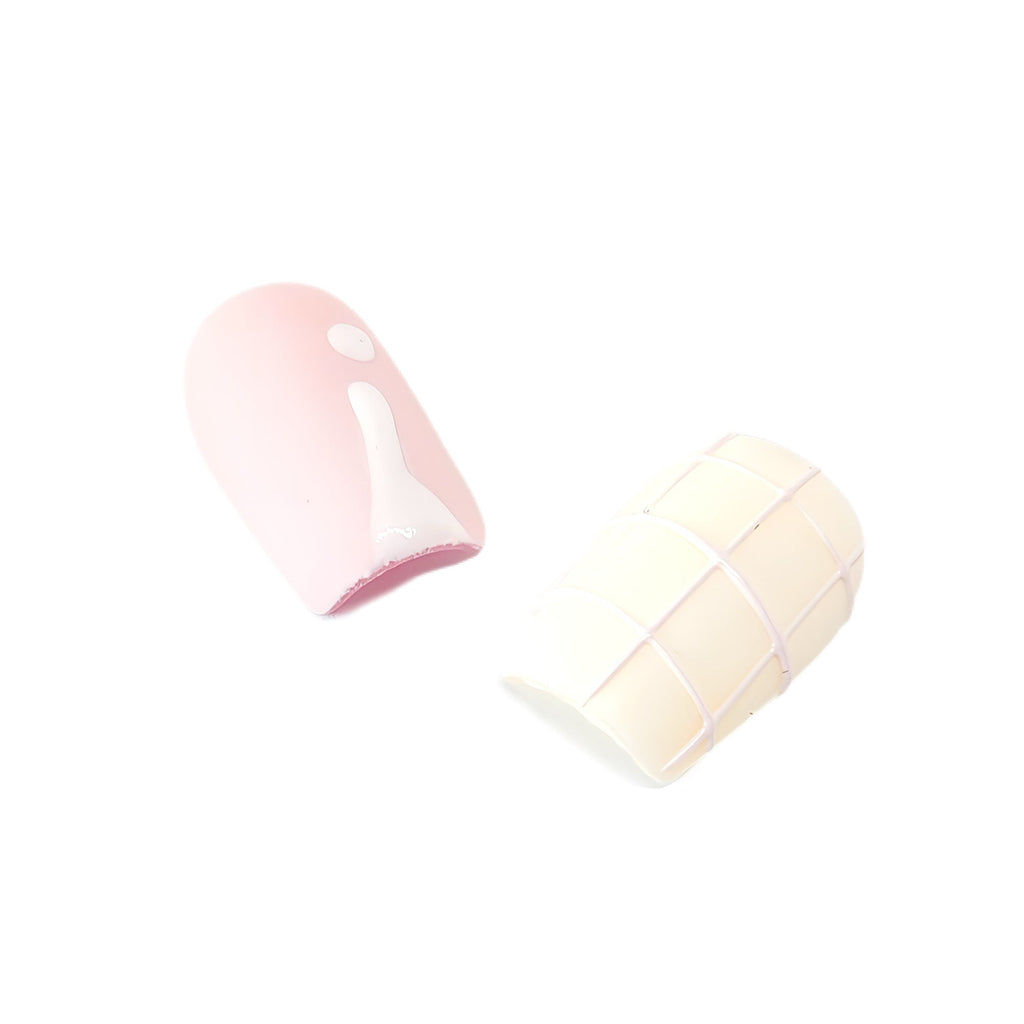 press-on-nails-strawberry-cream-3794